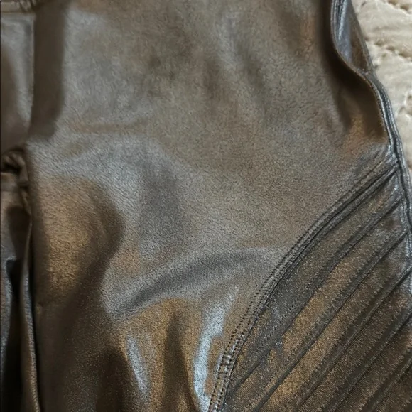 Spanx Moto Shiny Black Faux Leather Leggings - Picture 5 of 9